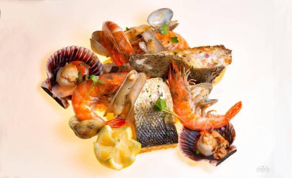 Grillade de poissons de roche