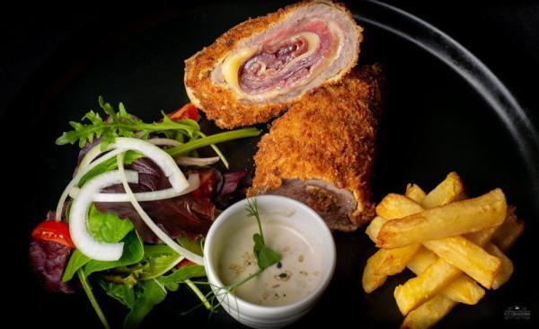 Mini-cachopín (Asturian cordon blue)