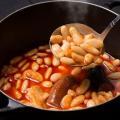 Fabada asturiana con su compango