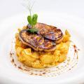 Huevos cremosos, patatas, foie y reducción PX